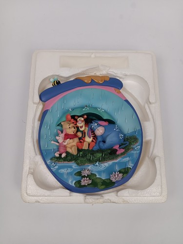 Winnie the pooh poohs - winnie,